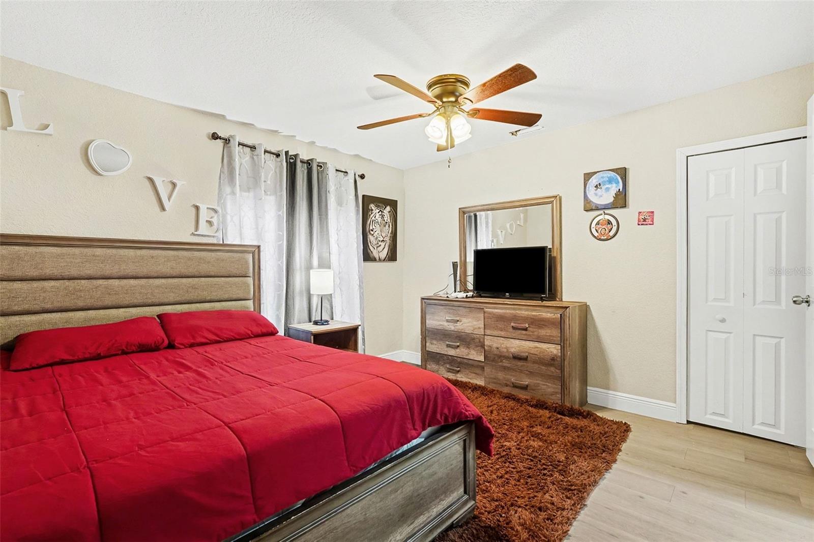 Image 23 of 39 For 413 Euclid Avenue