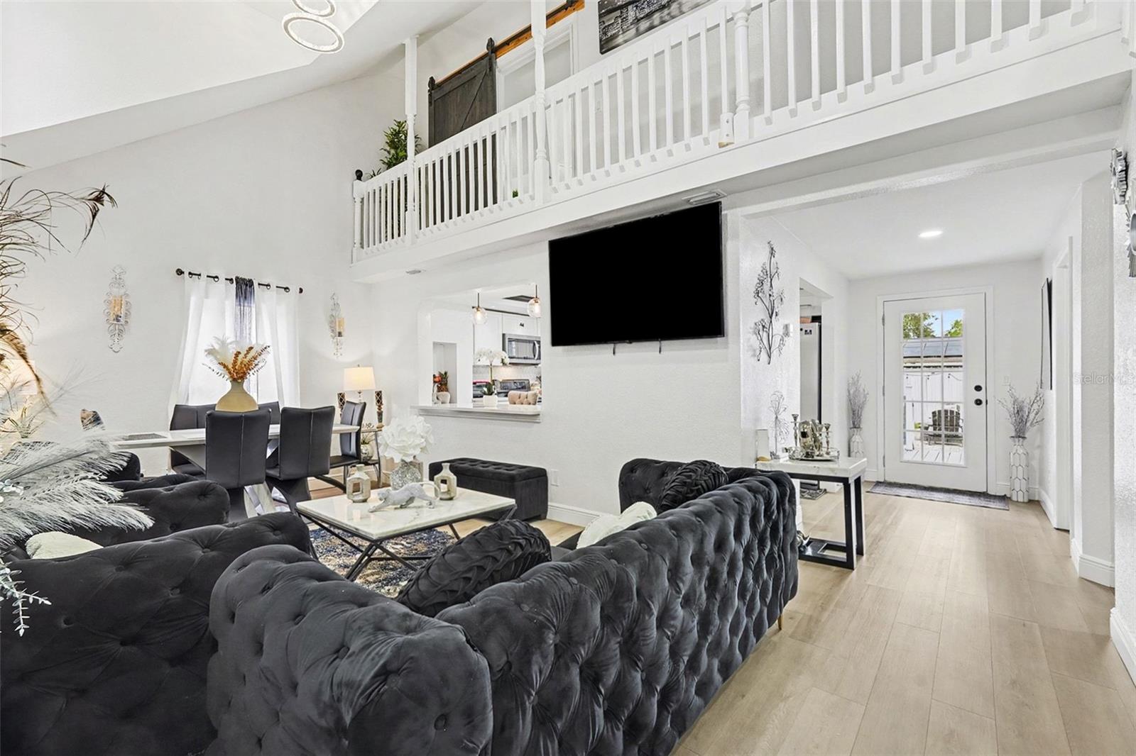 Image 7 of 39 For 413 Euclid Avenue