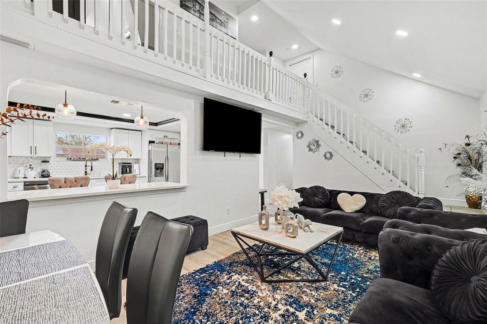 Image 9 of 39 For 413 Euclid Avenue