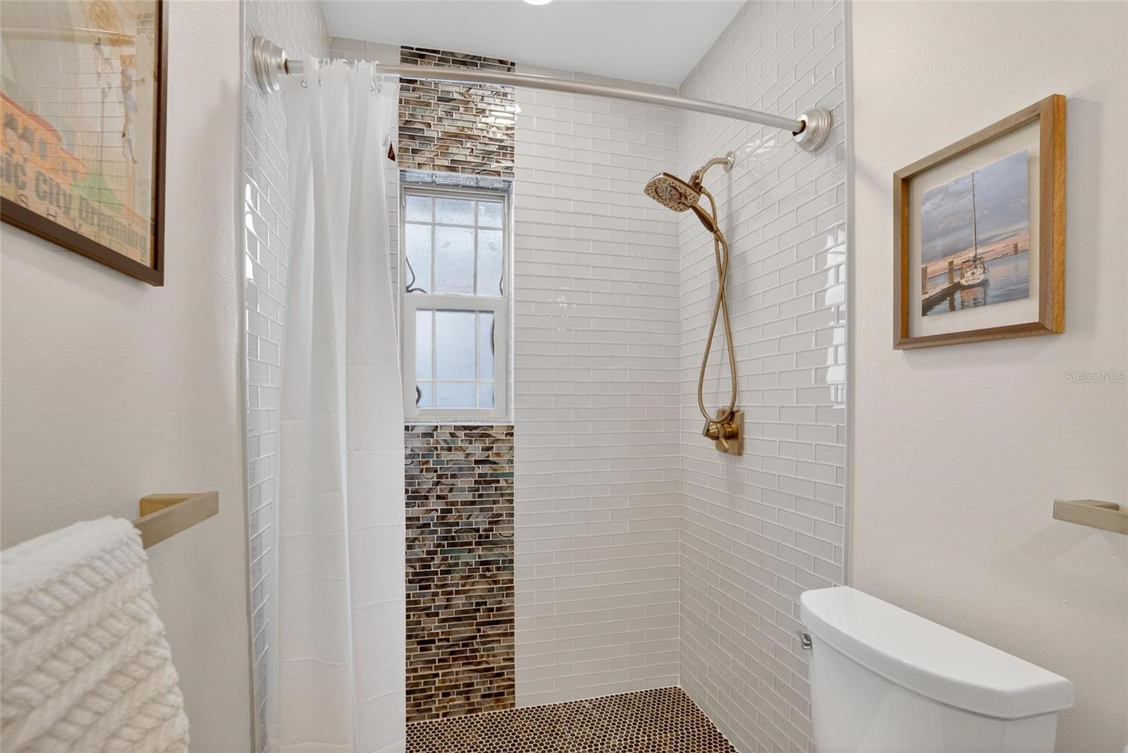 Image 14 of 70 For 6238 14th Avenue S