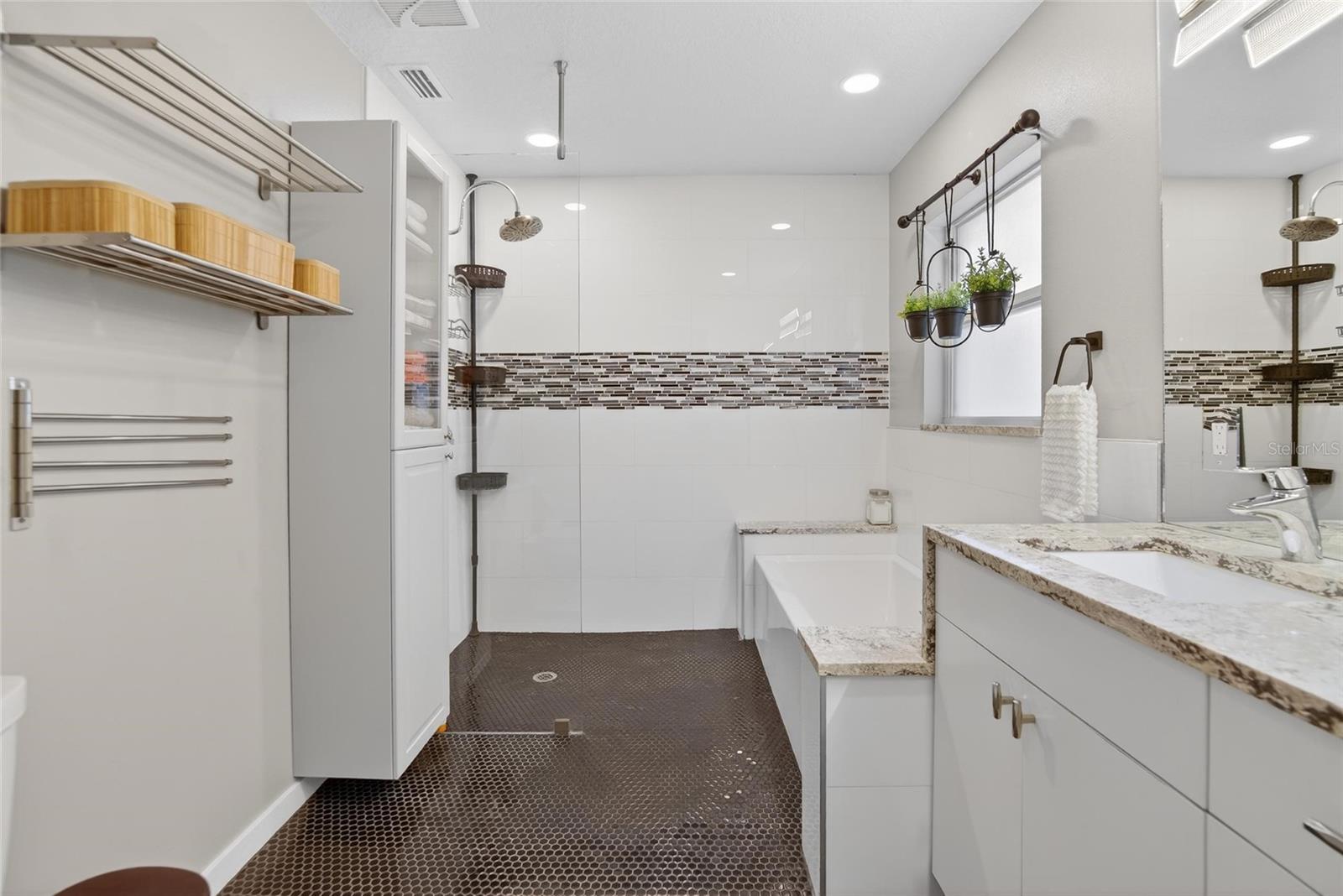 Image 20 of 70 For 6238 14th Avenue S