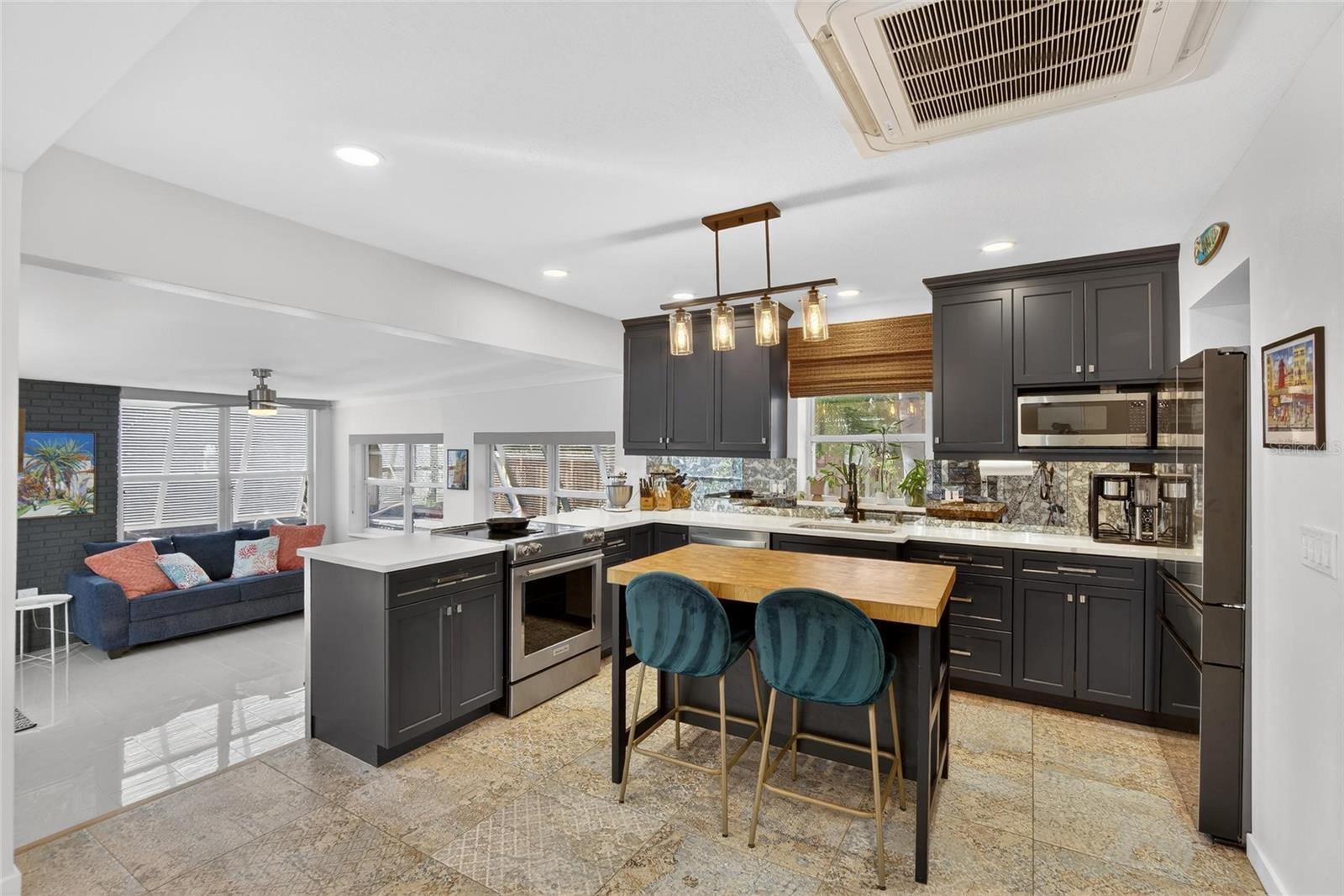 Image 27 of 70 For 6238 14th Avenue S