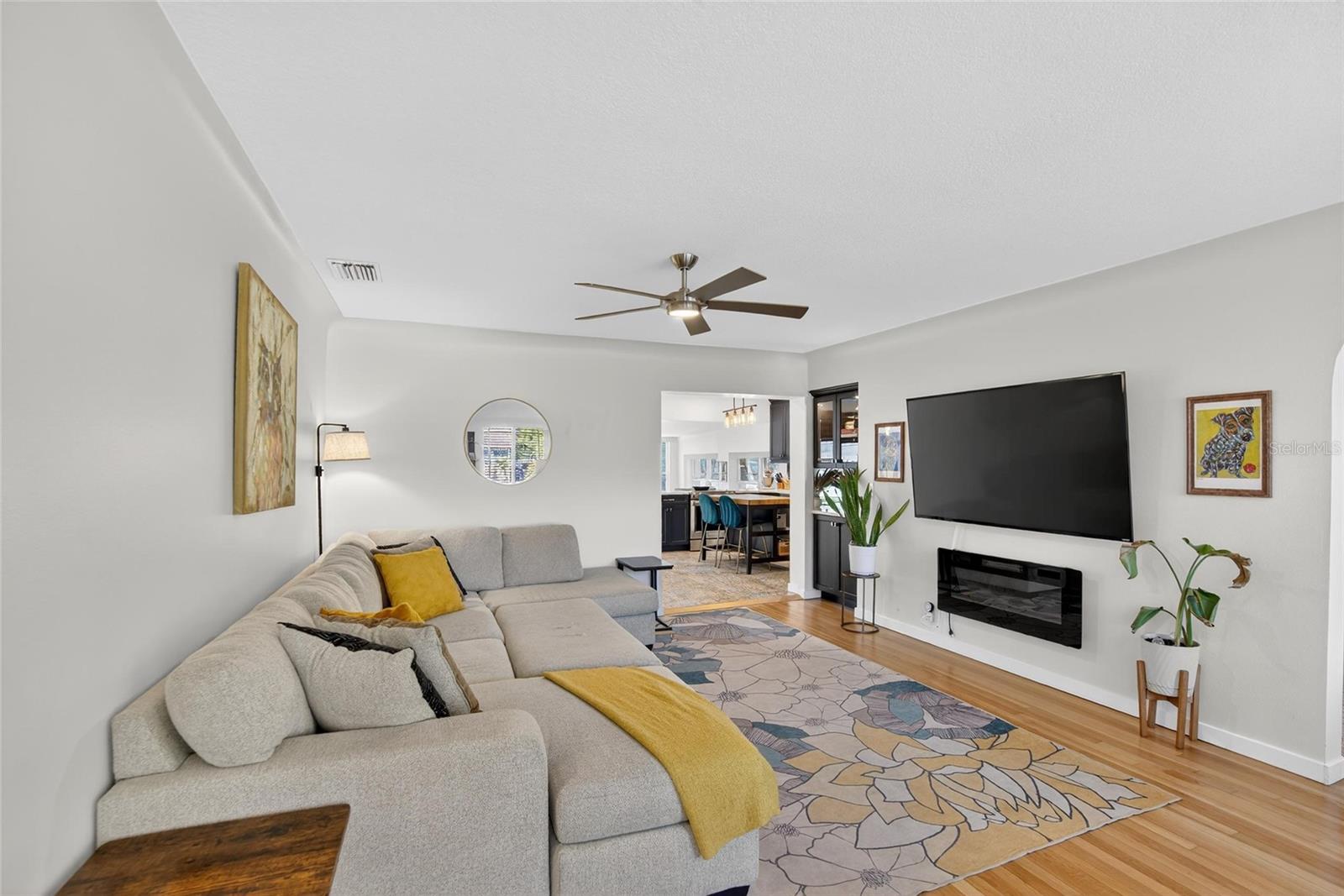 Image 6 of 70 For 6238 14th Avenue S