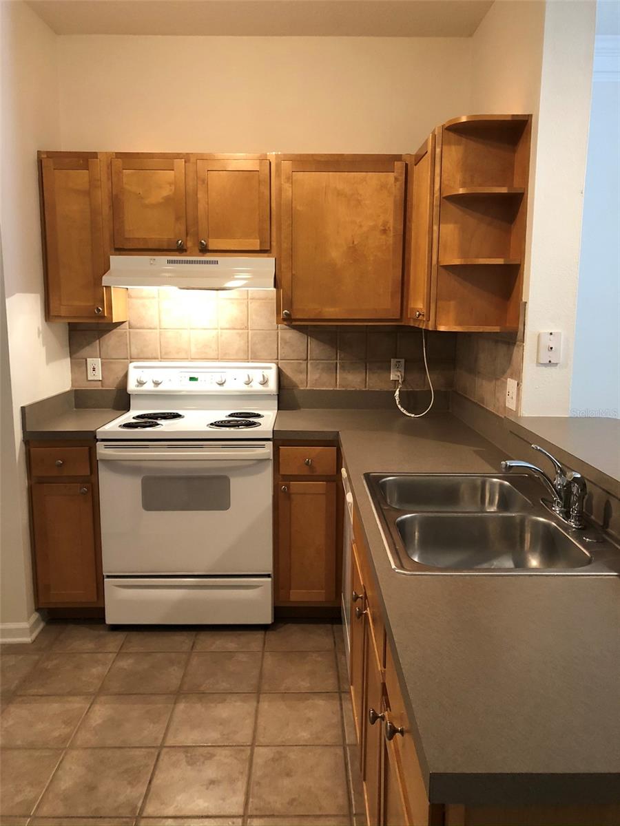 Image 2 of 8 For 4207 Dale Mabry Highway 7104