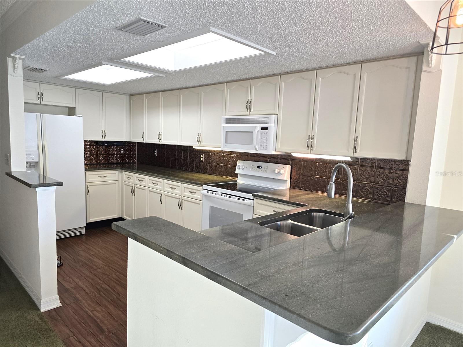 Image 4 of 26 For 346 Madeira Circle