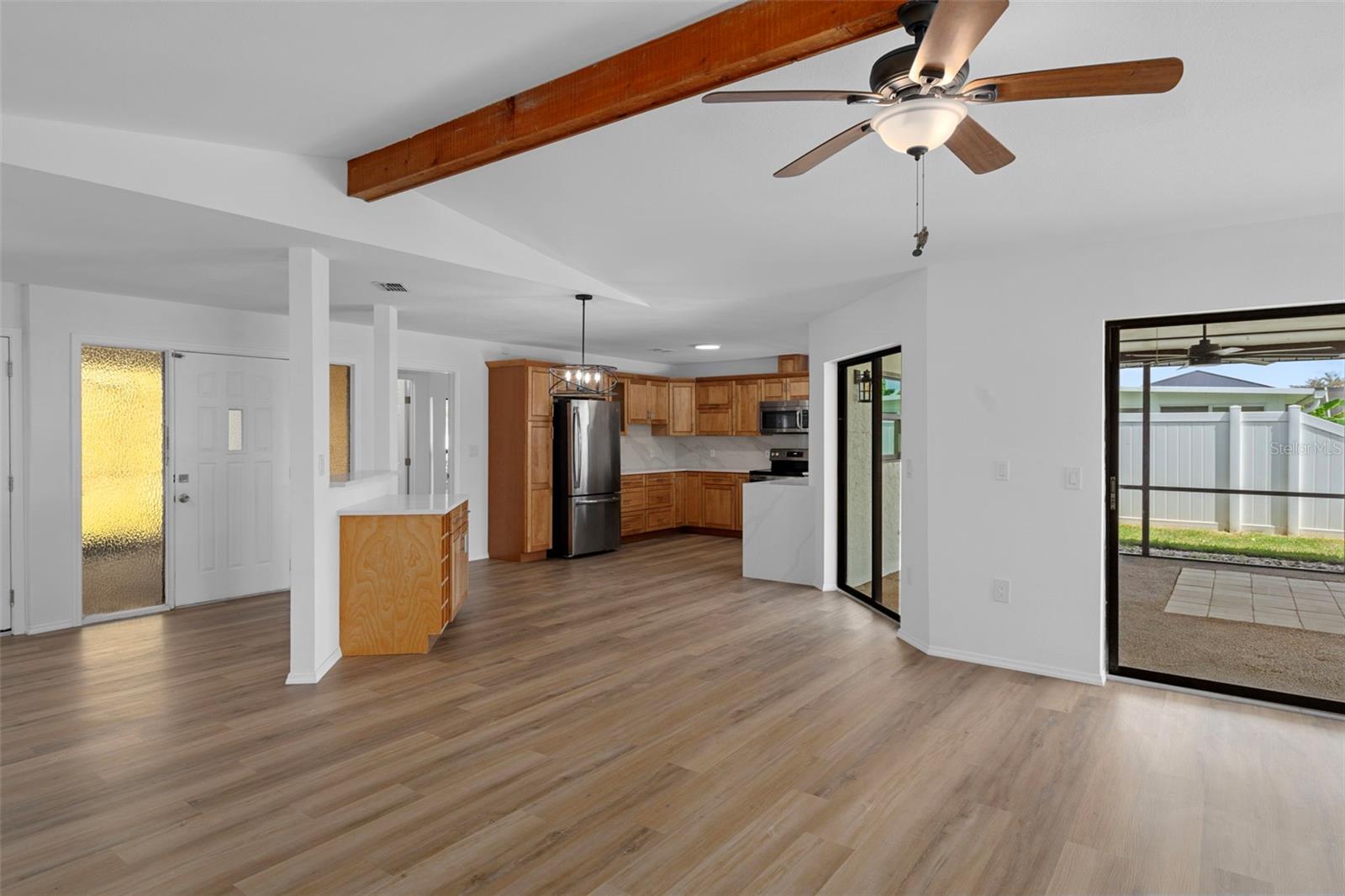 Image 18 of 52 For 9910 Island Harbor Drive A