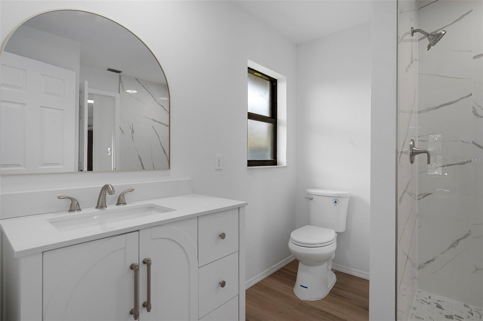 Image 32 of 52 For 9910 Island Harbor Drive A