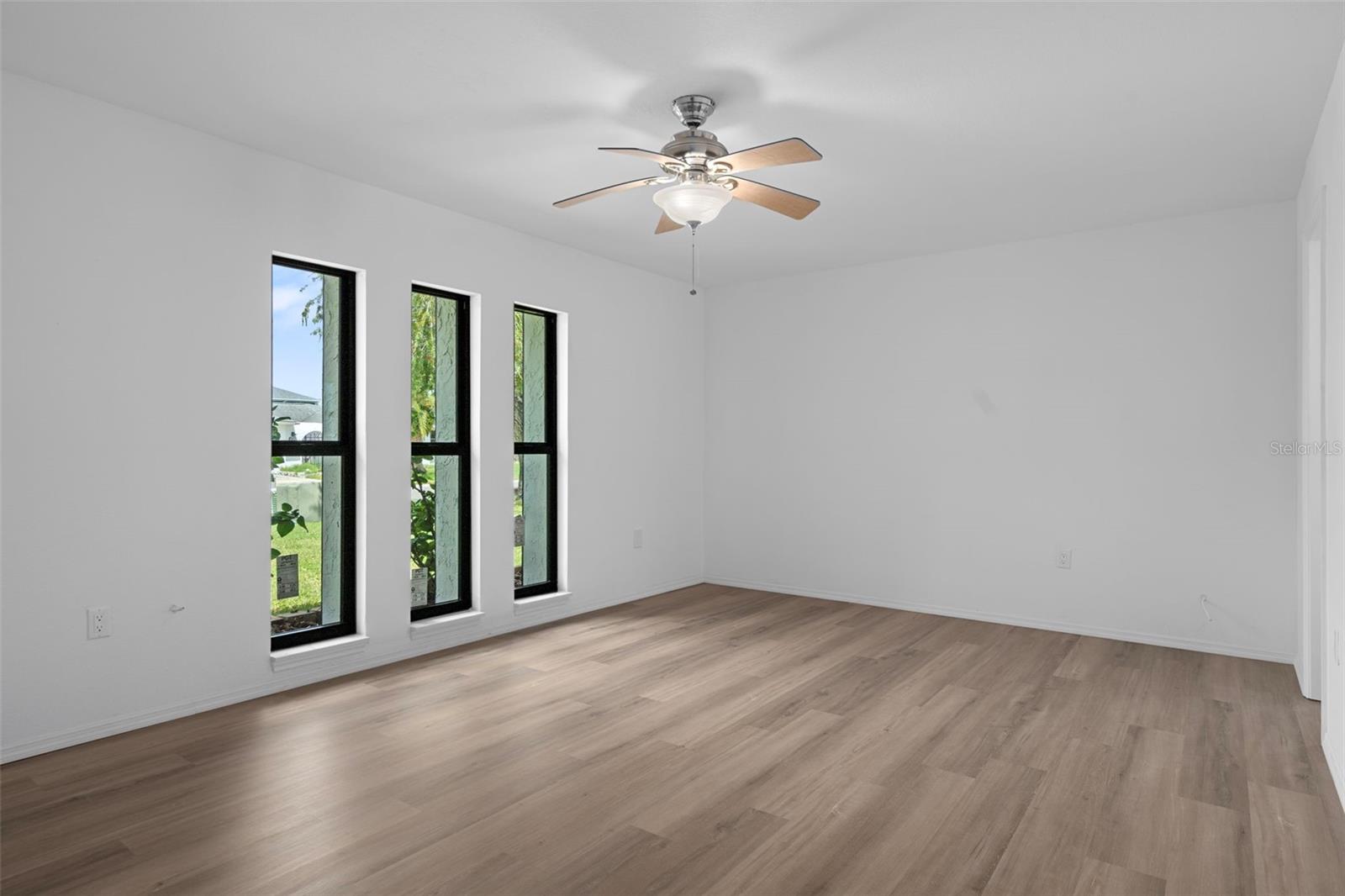 Image 36 of 52 For 9910 Island Harbor Drive A