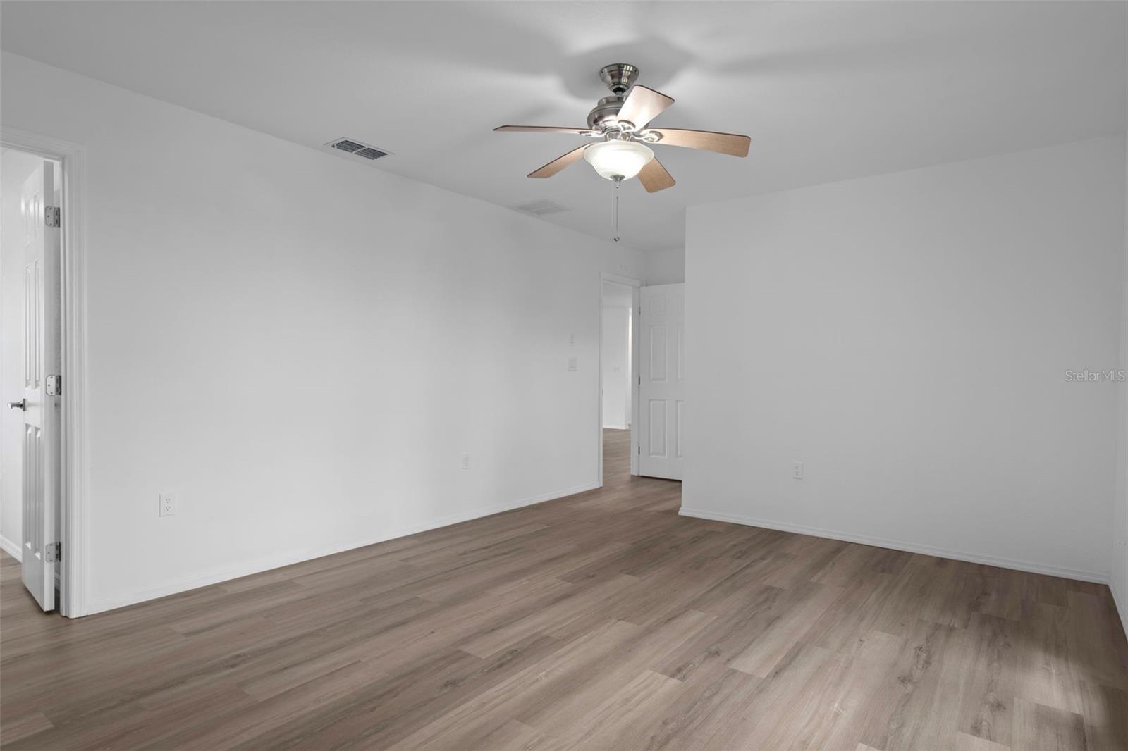 Image 37 of 52 For 9910 Island Harbor Drive A