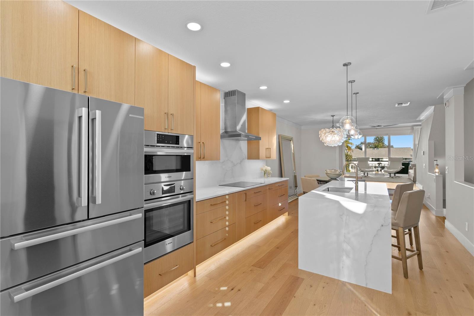 Image 12 of 52 For 1067 Pinellas Bayway S