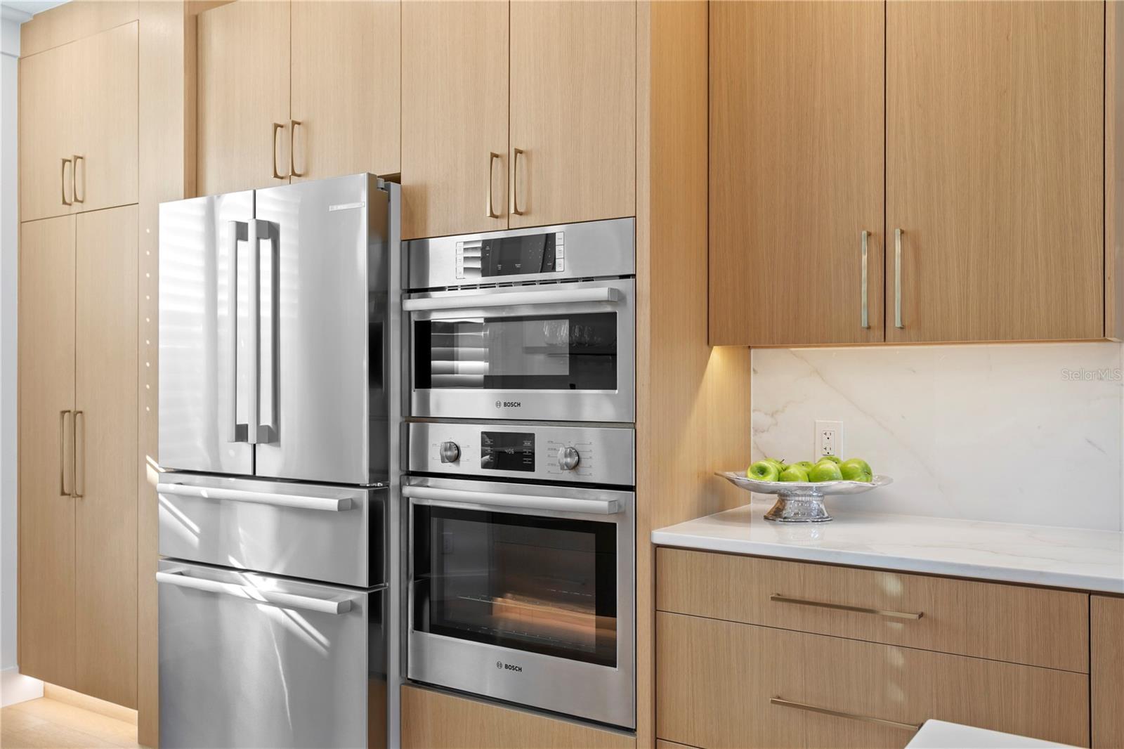 Image 13 of 52 For 1067 Pinellas Bayway S