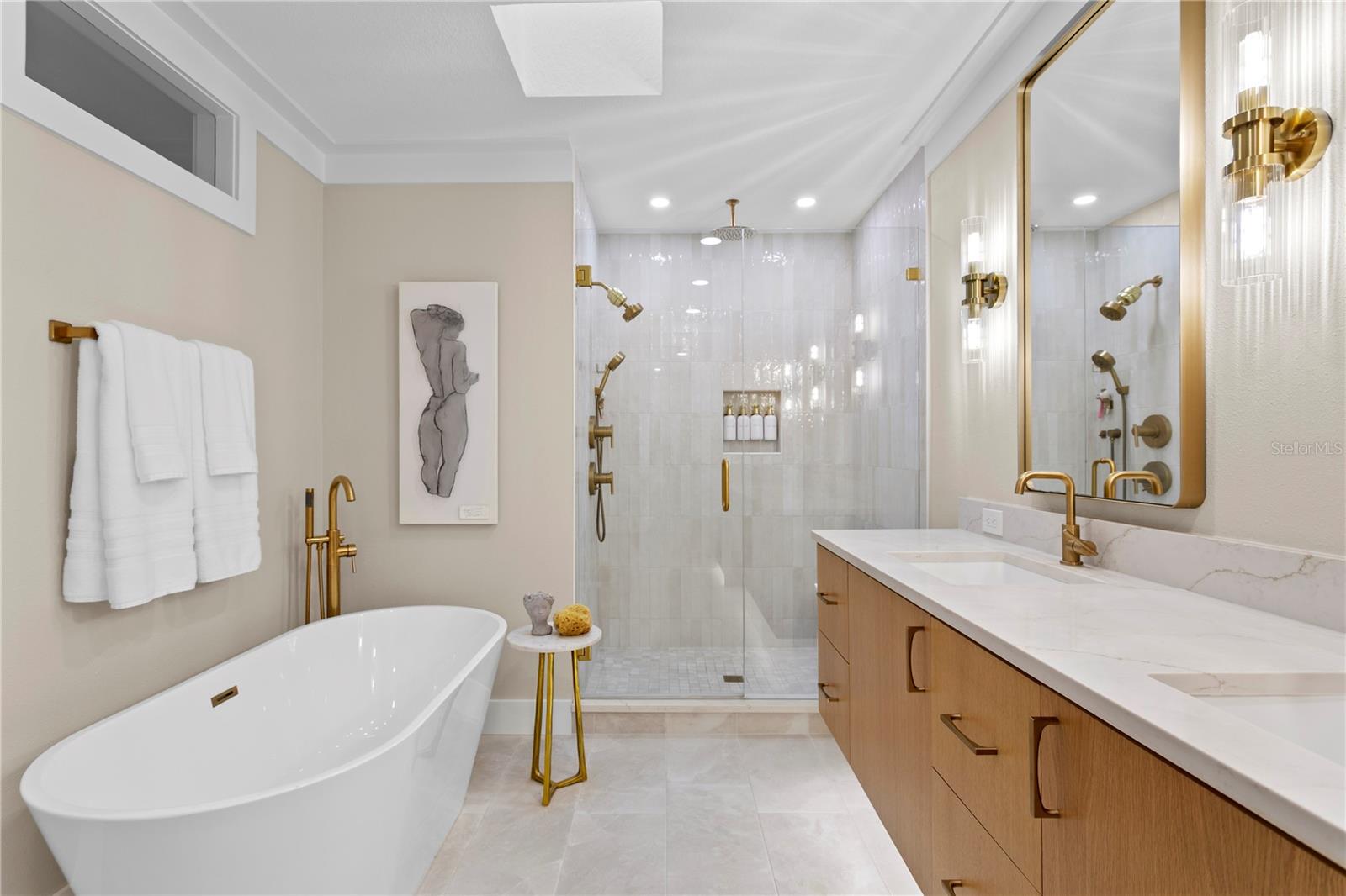 Image 28 of 52 For 1067 Pinellas Bayway S