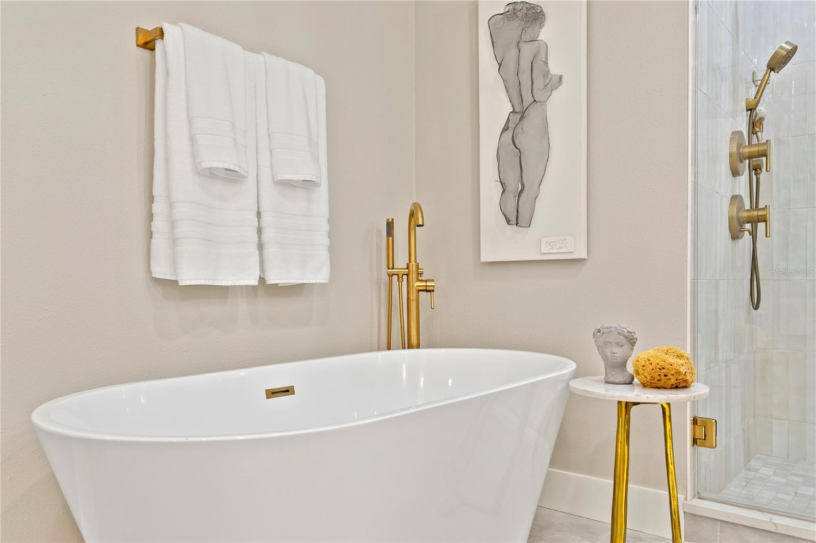 Image 29 of 52 For 1067 Pinellas Bayway S