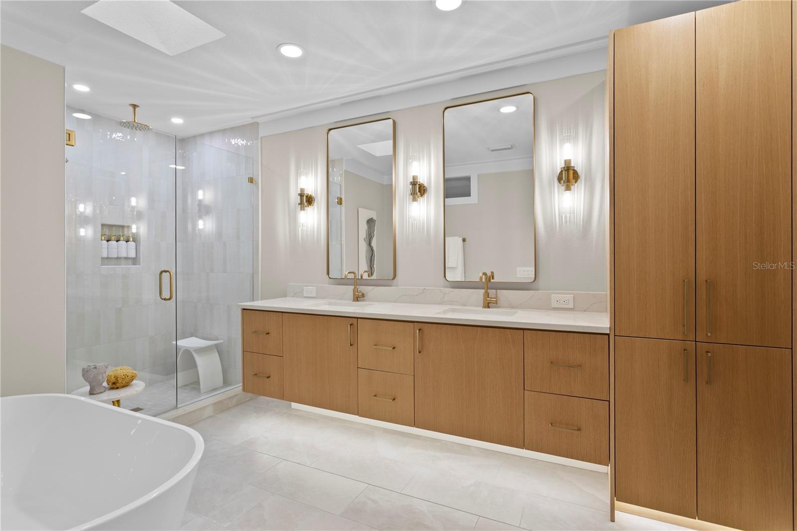 Image 30 of 52 For 1067 Pinellas Bayway S