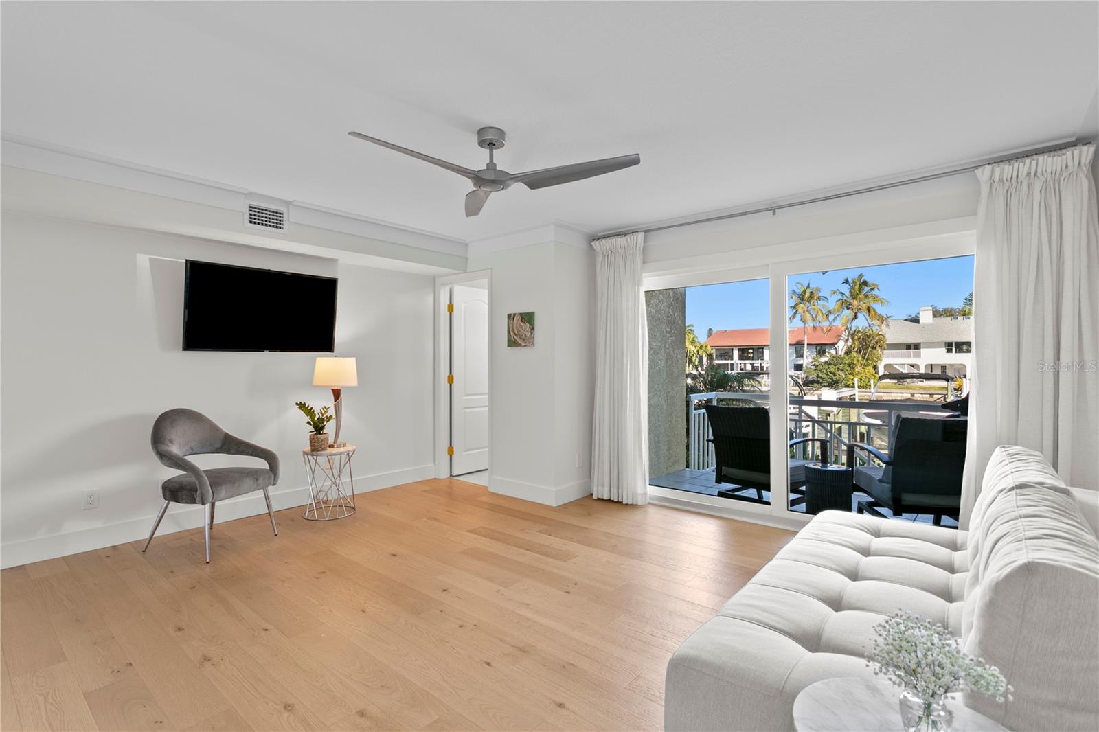 Image 36 of 52 For 1067 Pinellas Bayway S