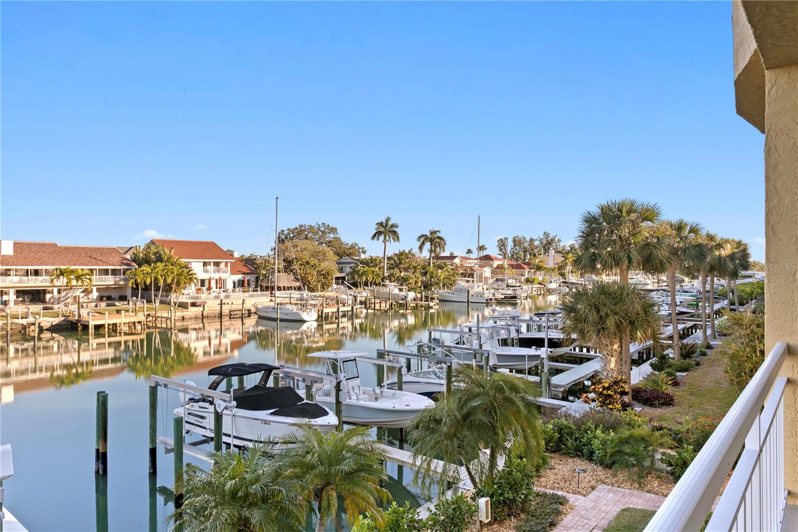 Image 40 of 52 For 1067 Pinellas Bayway S