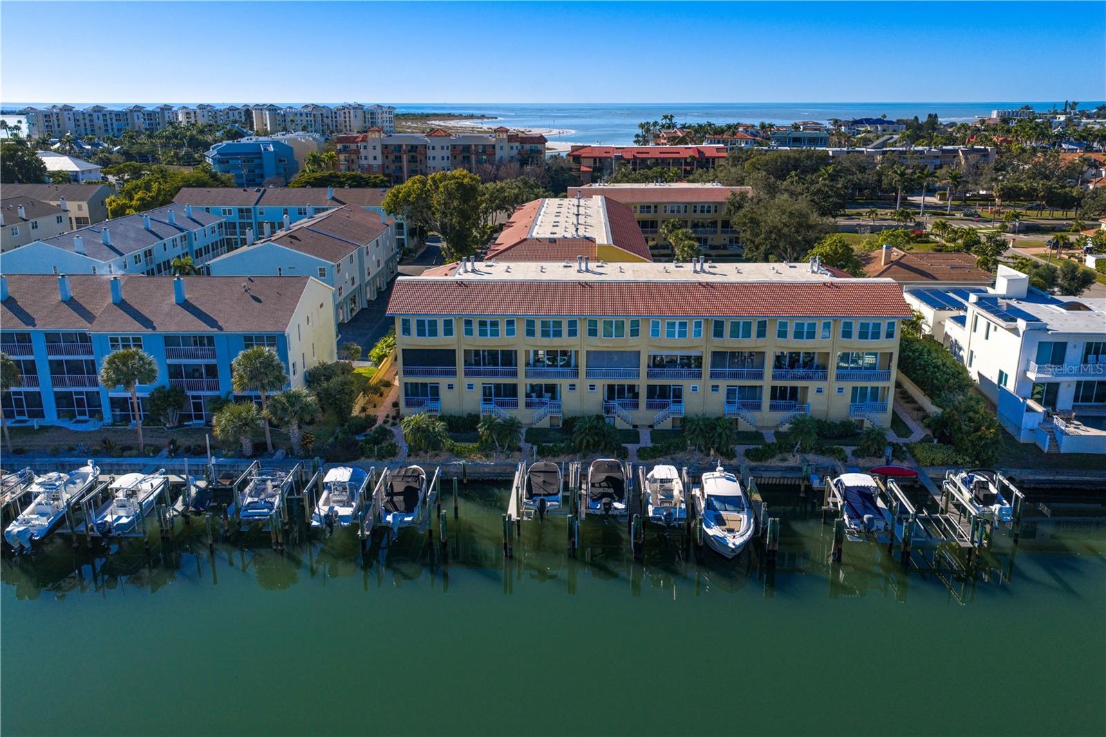 Image 43 of 52 For 1067 Pinellas Bayway S