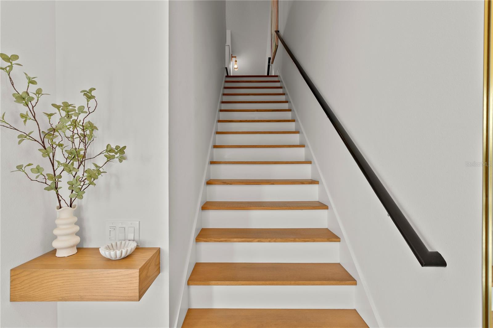 Image 8 of 52 For 1067 Pinellas Bayway S