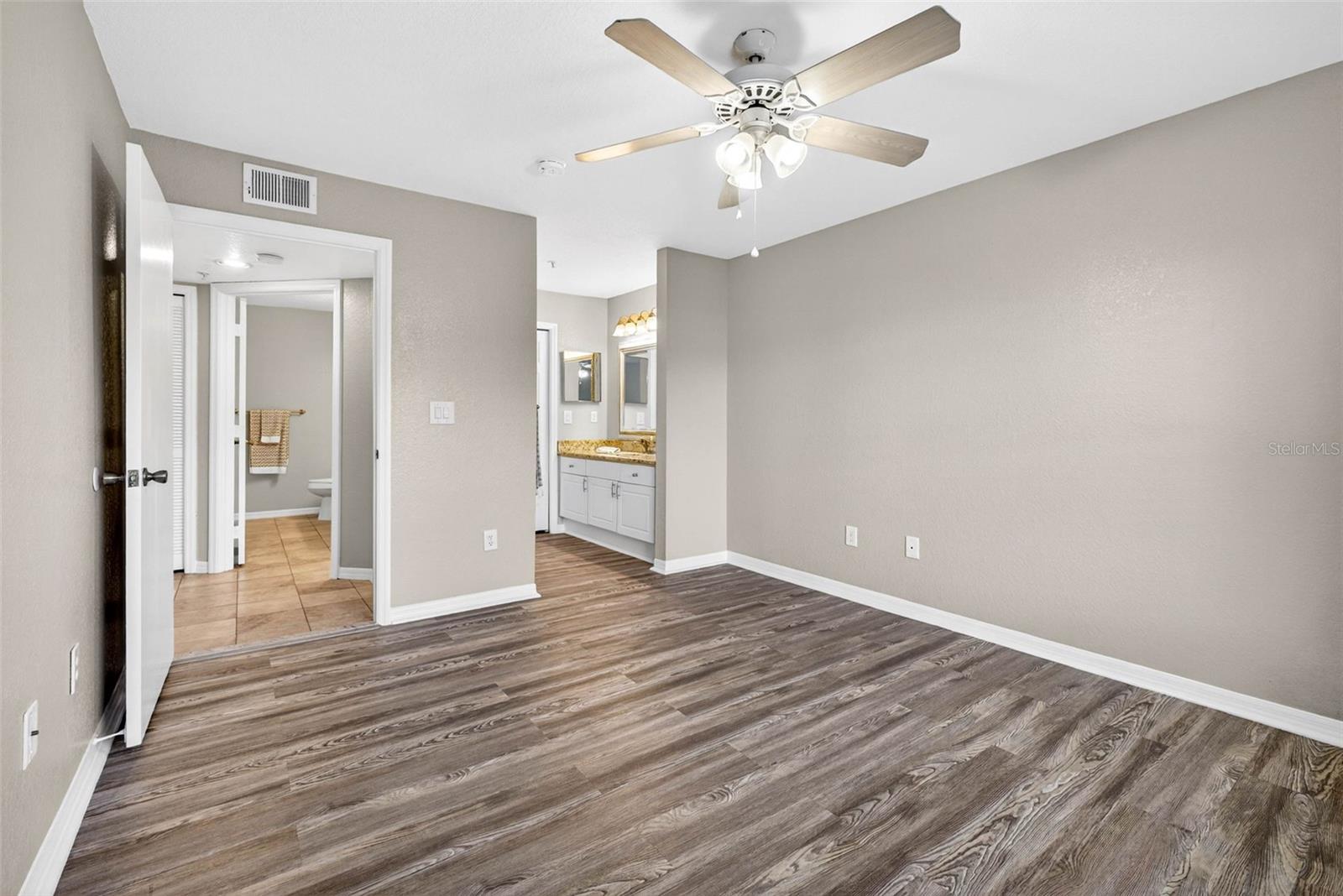 Image 21 of 29 For 18107 Peregrines Perch Place 104