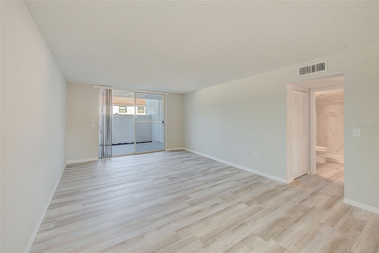 Image 15 of 33 For 10540 77th Terrace 109