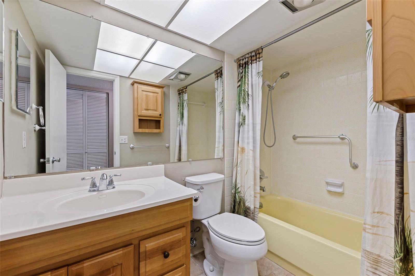 Image 18 of 26 For 6800 20th Avenue N 504