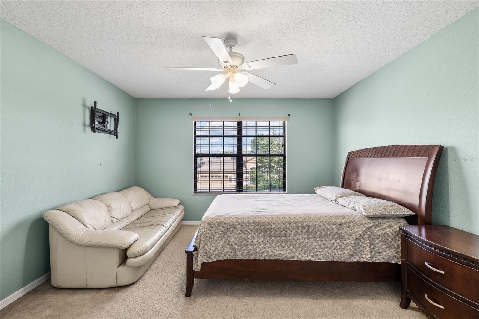 Image 29 of 43 For 1425 Amaryllis Circle