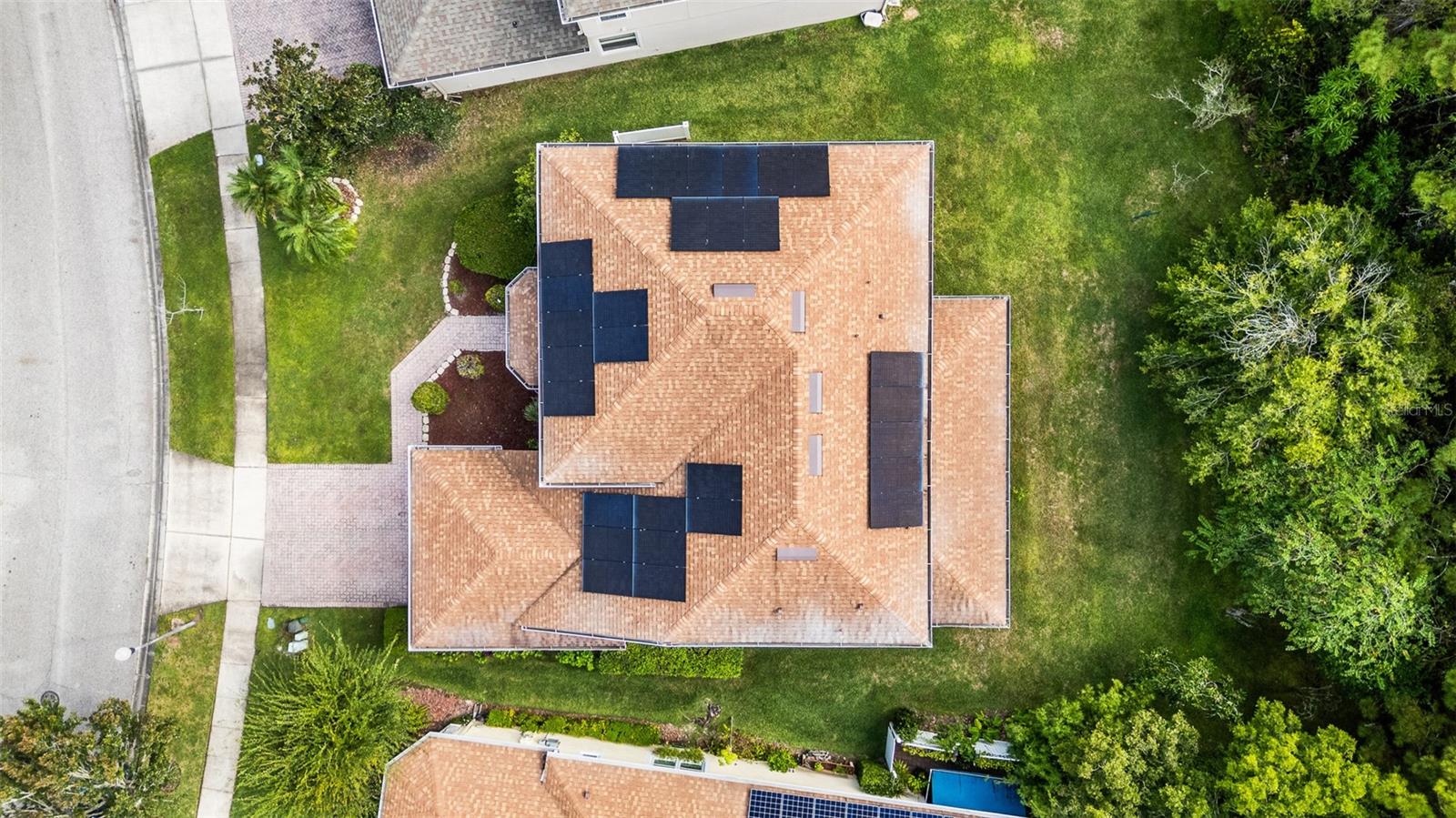 Image 33 of 43 For 1425 Amaryllis Circle