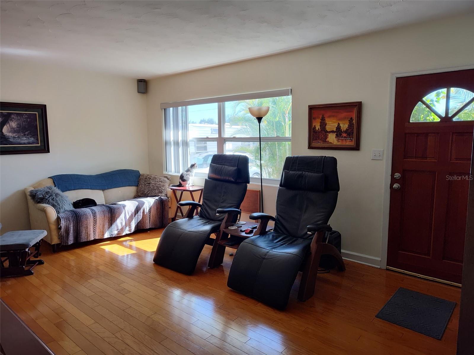 Image 5 of 15 For 1332 Buckingham Drive