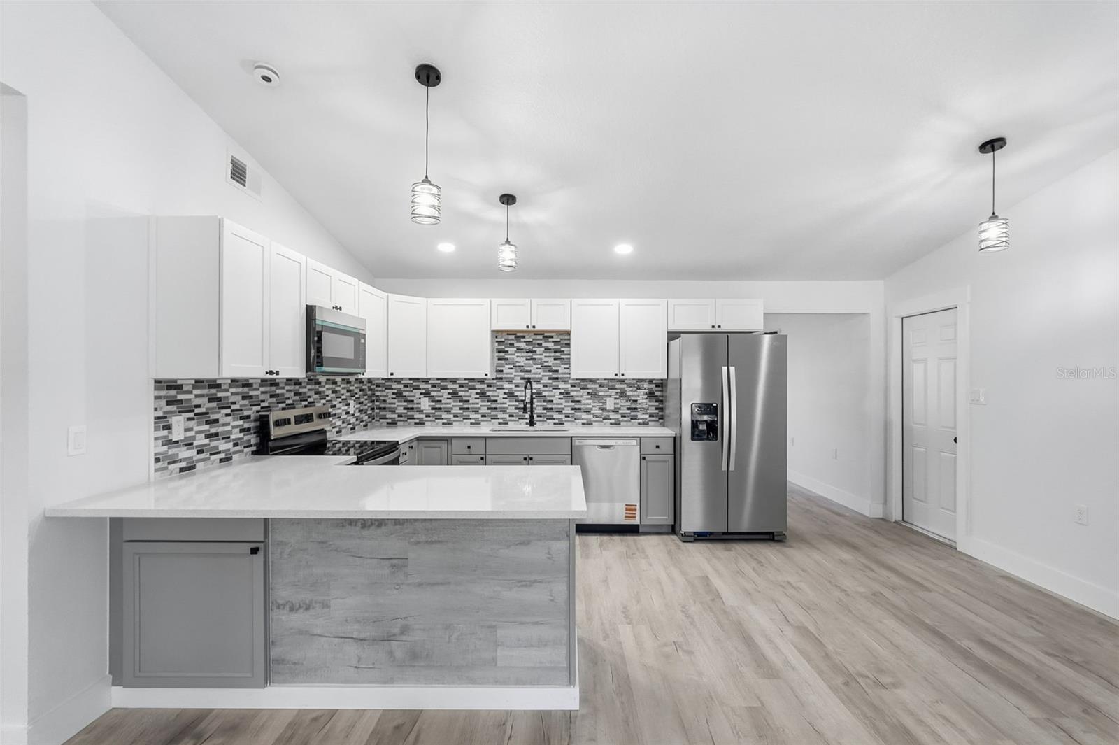 Image 12 of 42 For 34071 Madison Avenue