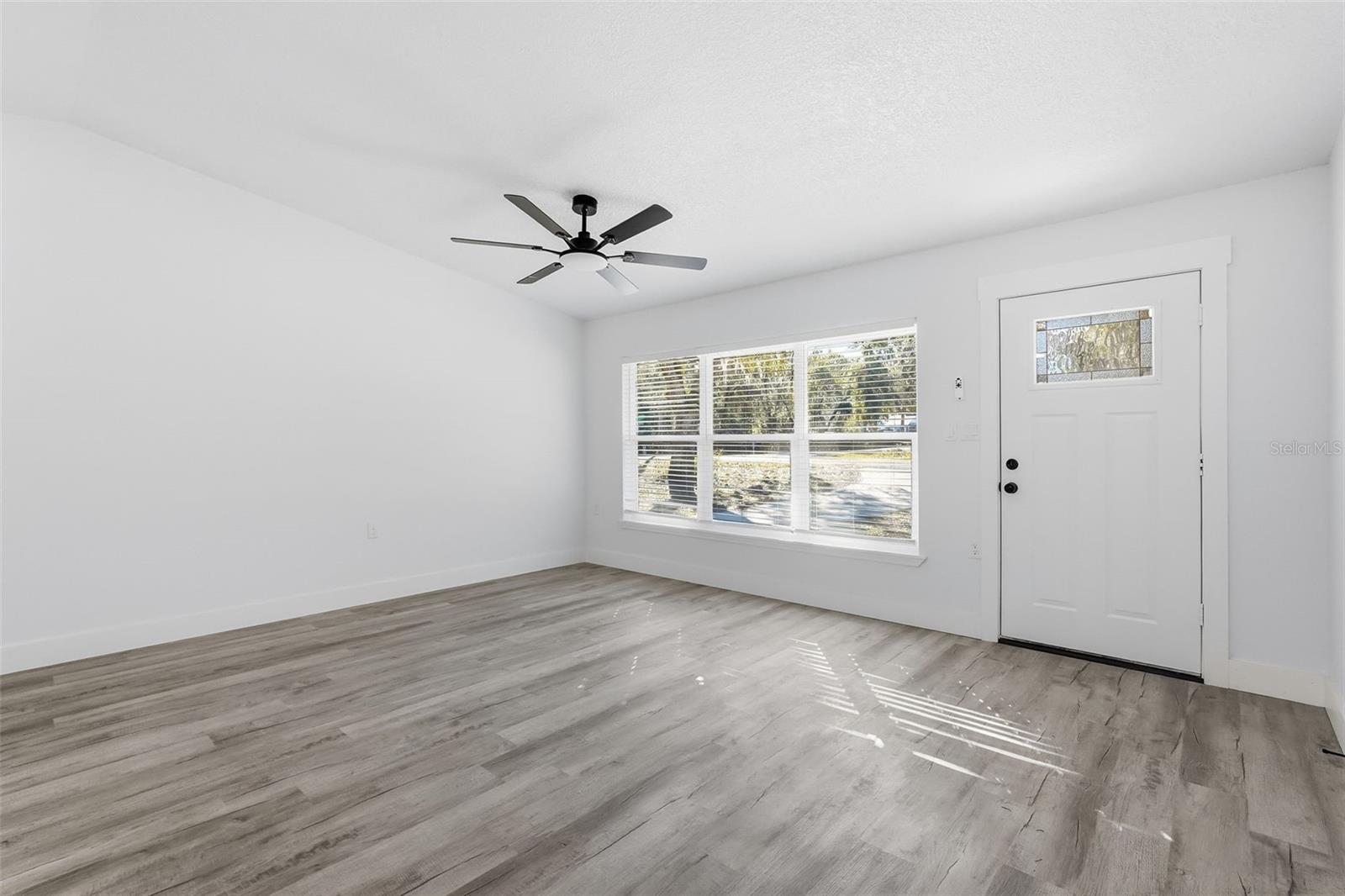 Image 9 of 42 For 34071 Madison Avenue