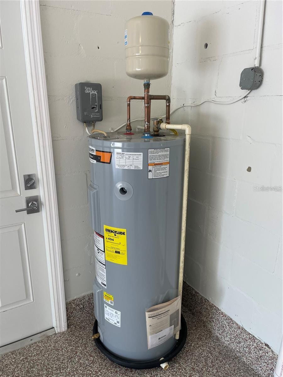 Image 5 of 27 For 1536 Illinois Road