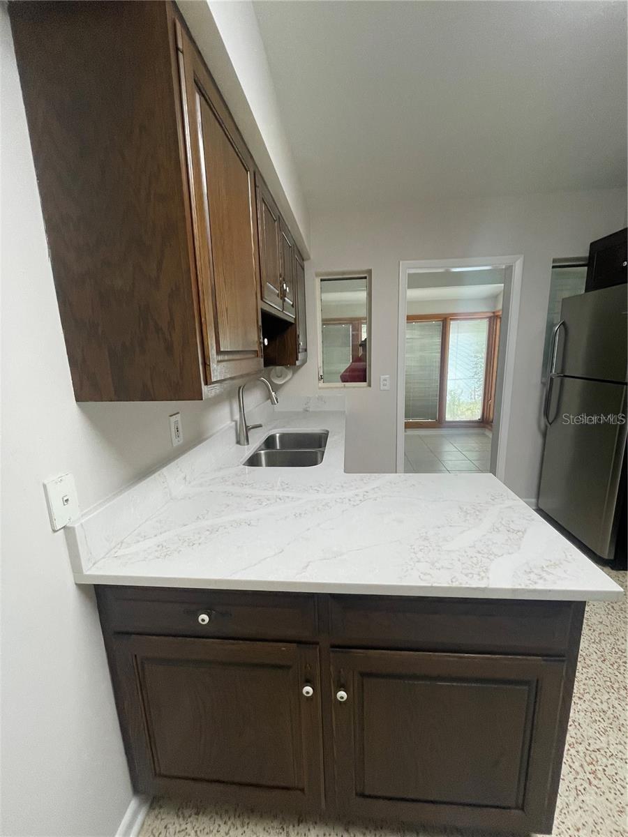 Image 7 of 27 For 1536 Illinois Road