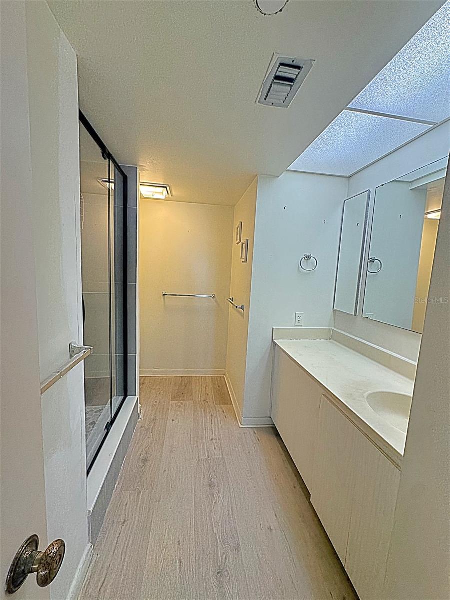 Image 13 of 39 For 1480 Gulf Boulevard 308