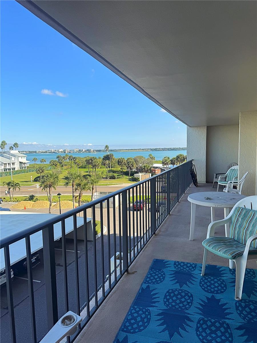 Image 18 of 39 For 1480 Gulf Boulevard 308