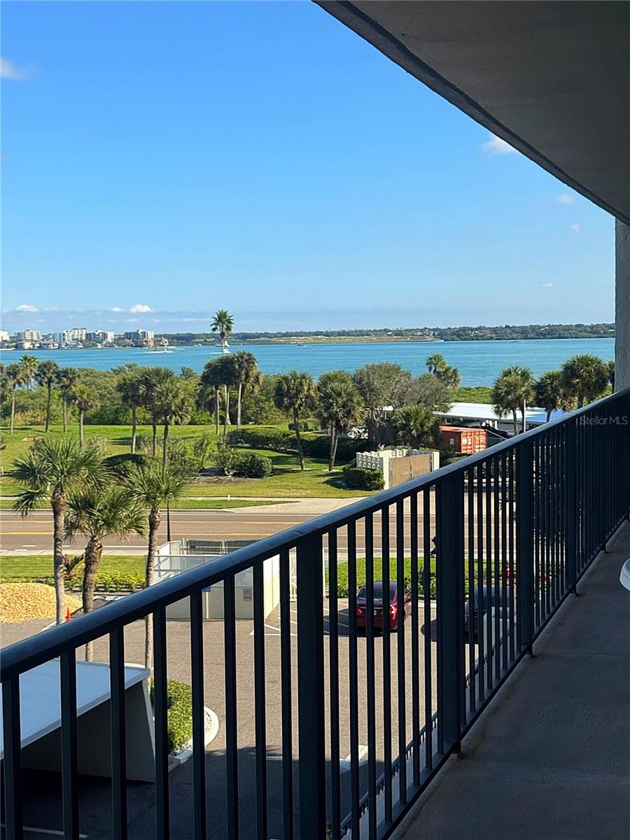 Image 19 of 39 For 1480 Gulf Boulevard 308