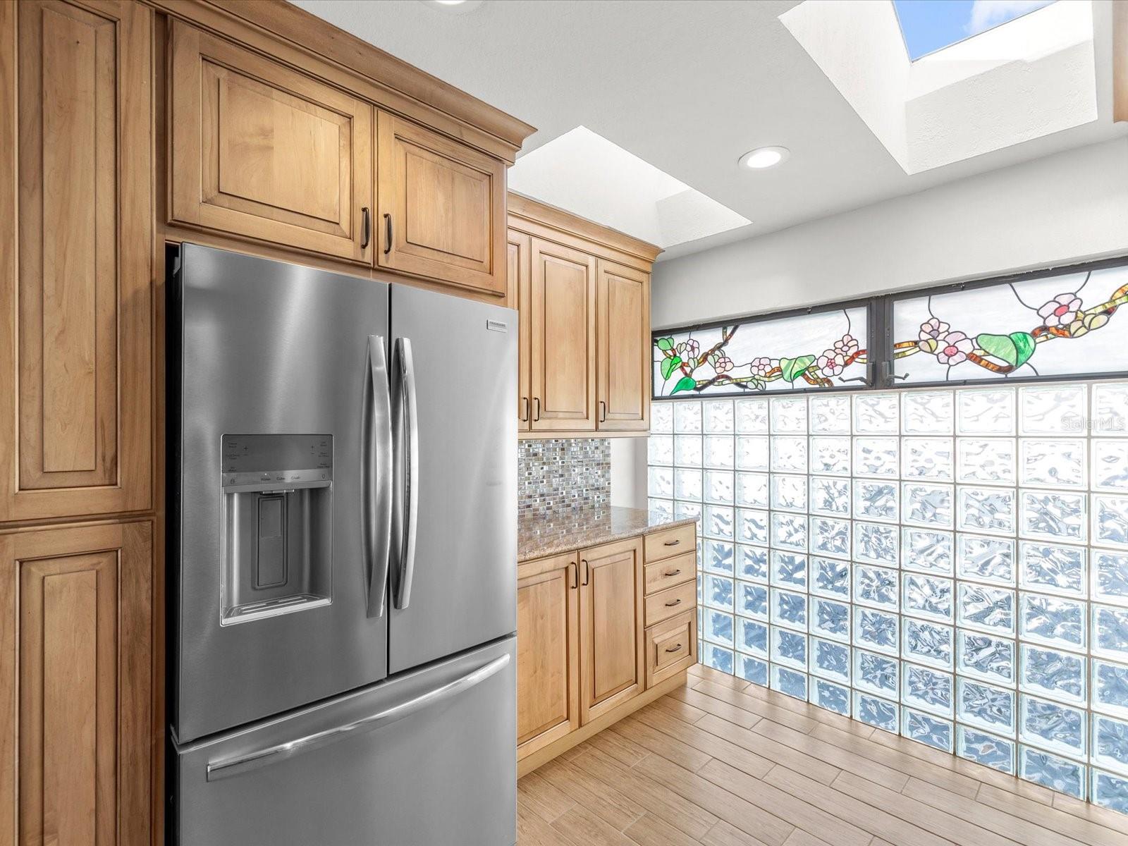 Image 14 of 93 For 5956 Seaside Drive