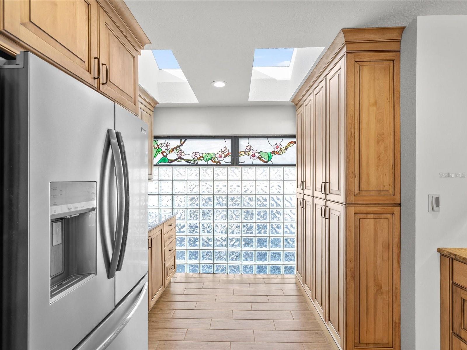 Image 15 of 93 For 5956 Seaside Drive