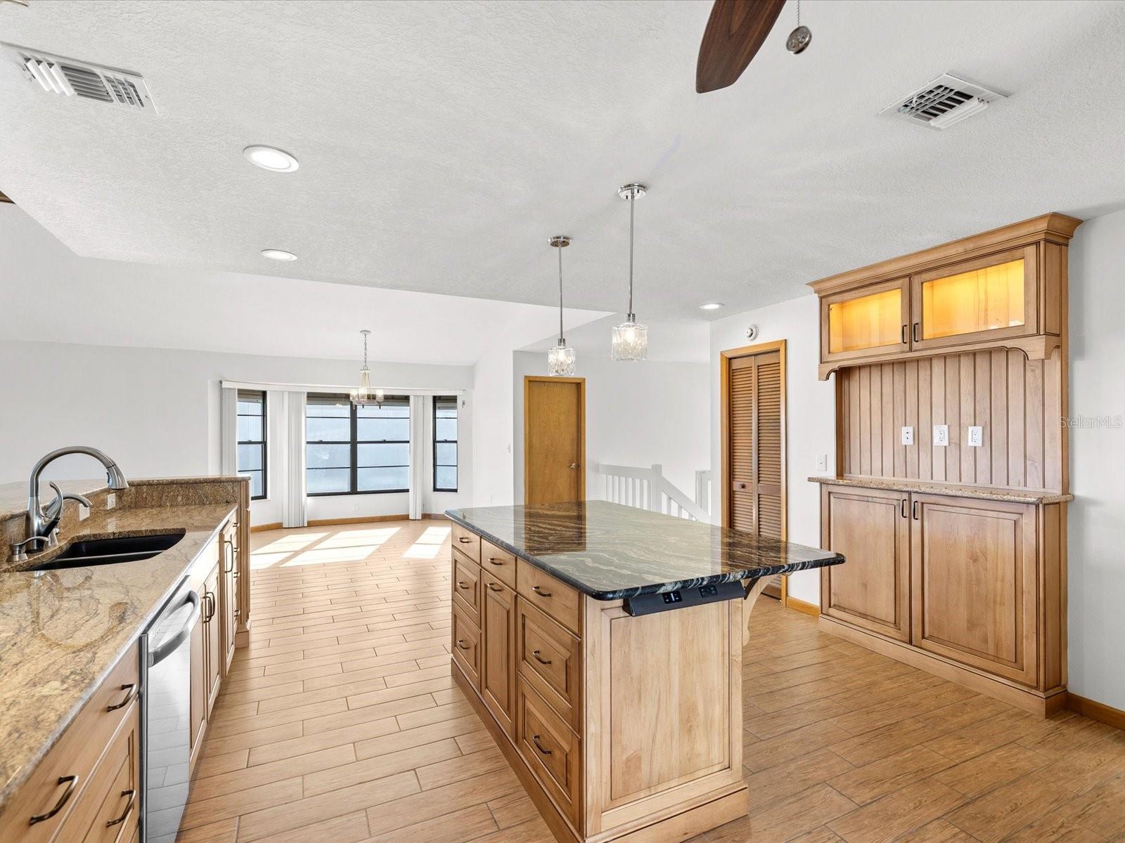 Image 16 of 93 For 5956 Seaside Drive