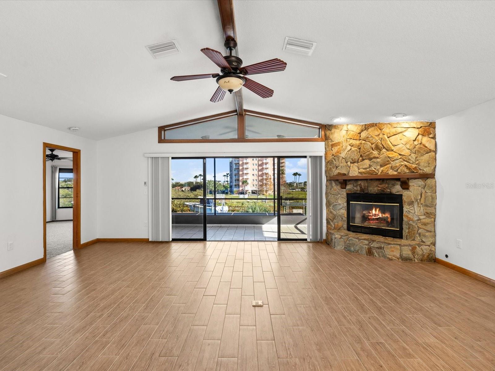 Image 18 of 93 For 5956 Seaside Drive