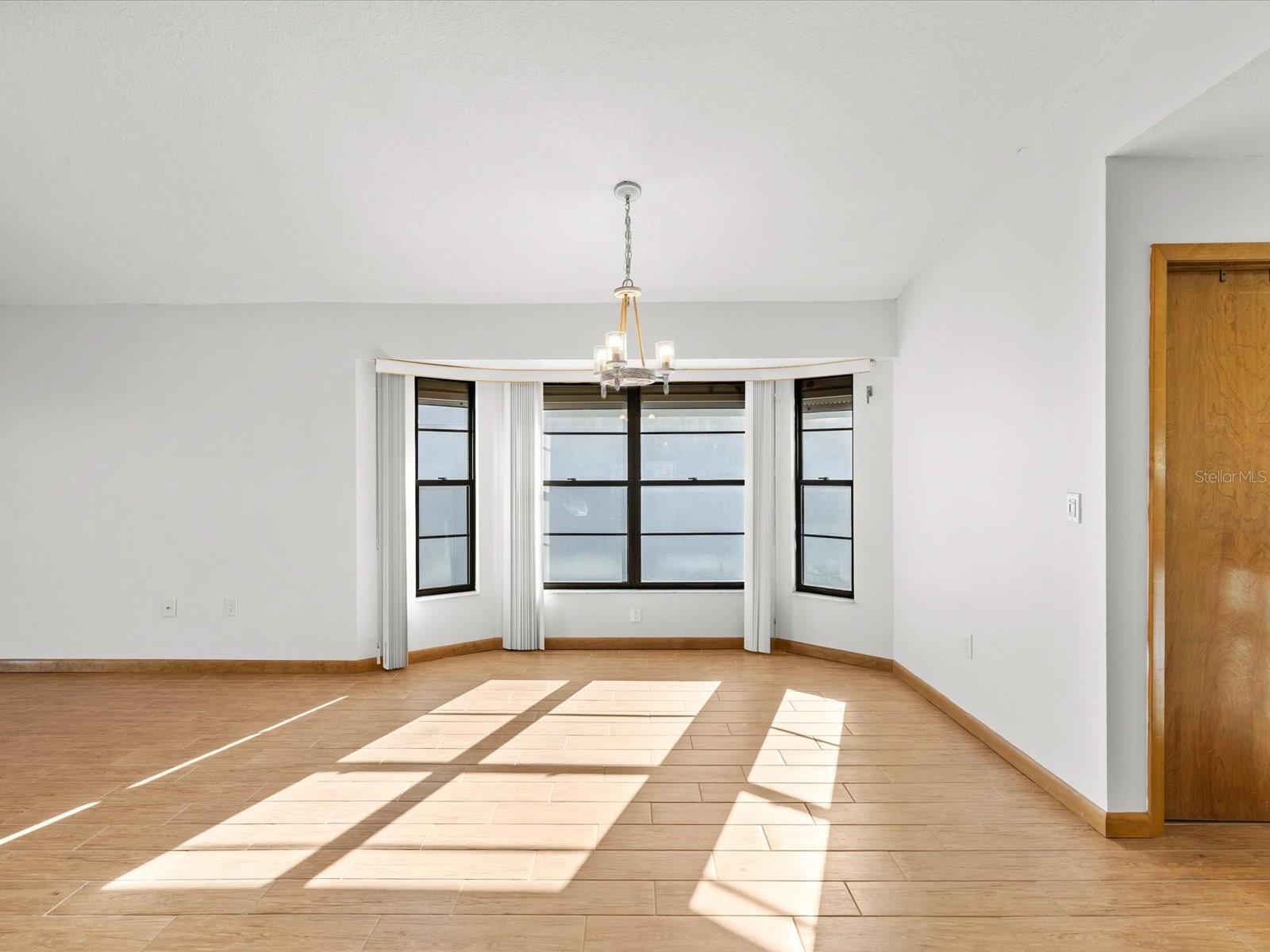 Image 19 of 93 For 5956 Seaside Drive