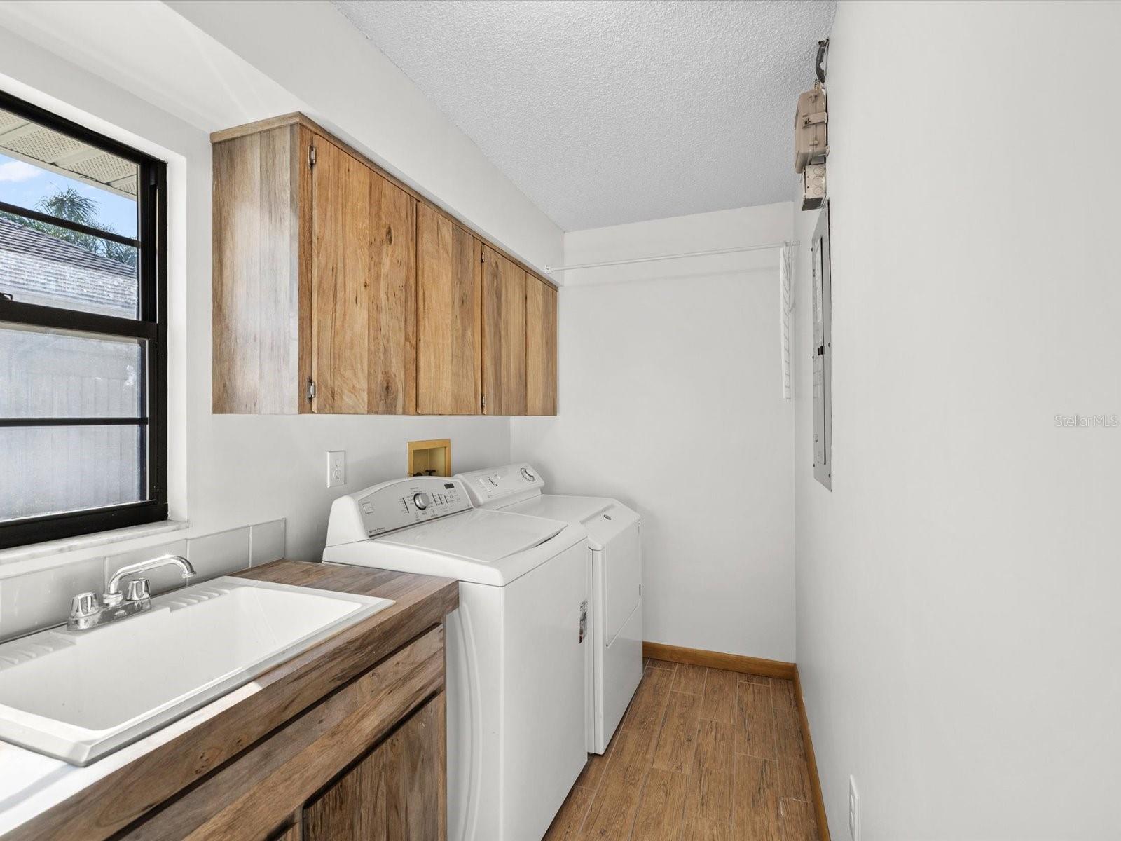 Image 26 of 93 For 5956 Seaside Drive