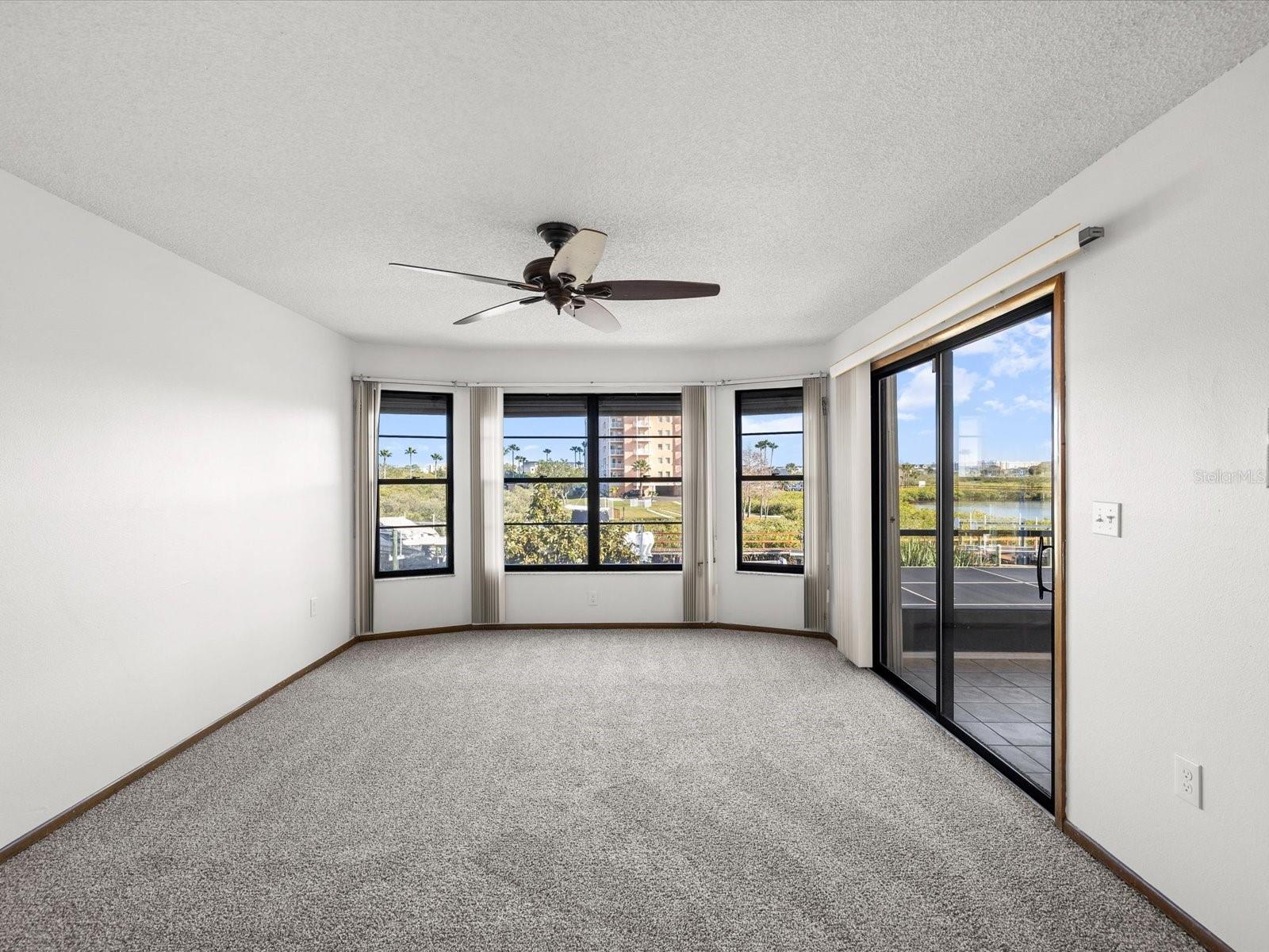 Image 34 of 93 For 5956 Seaside Drive