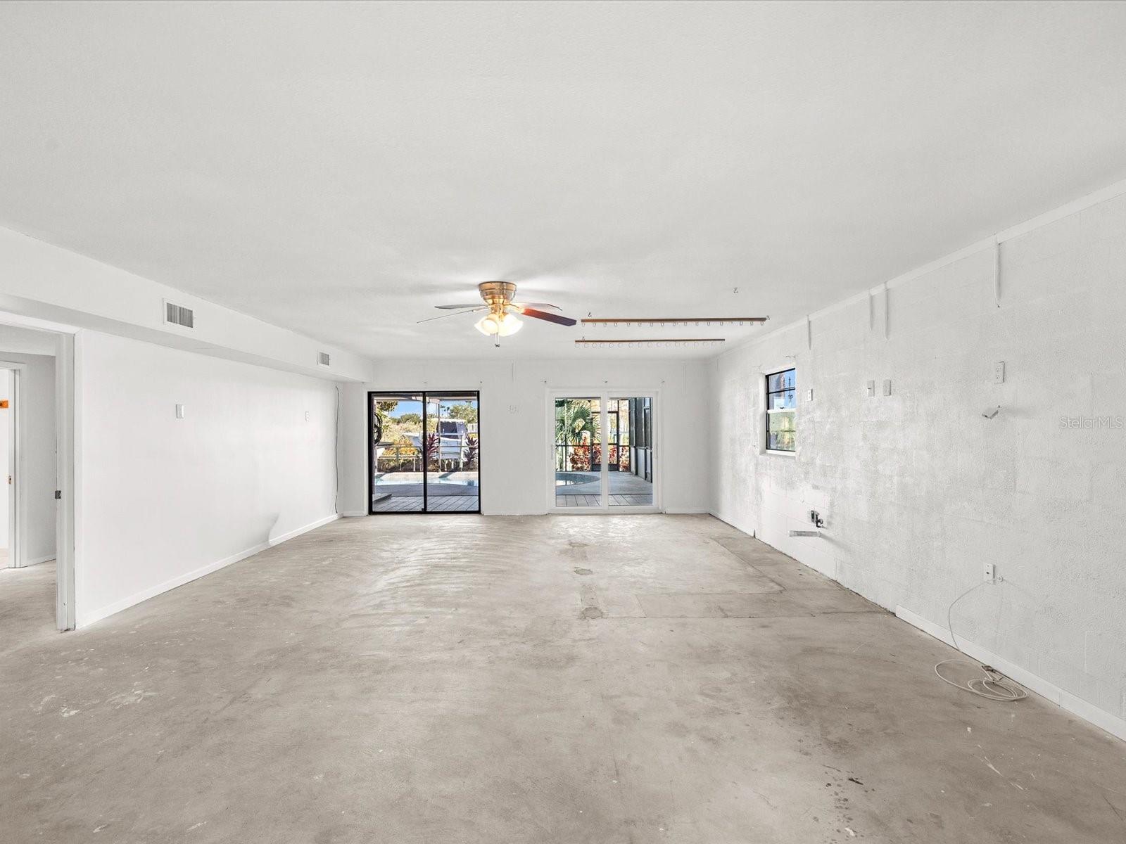 Image 42 of 93 For 5956 Seaside Drive