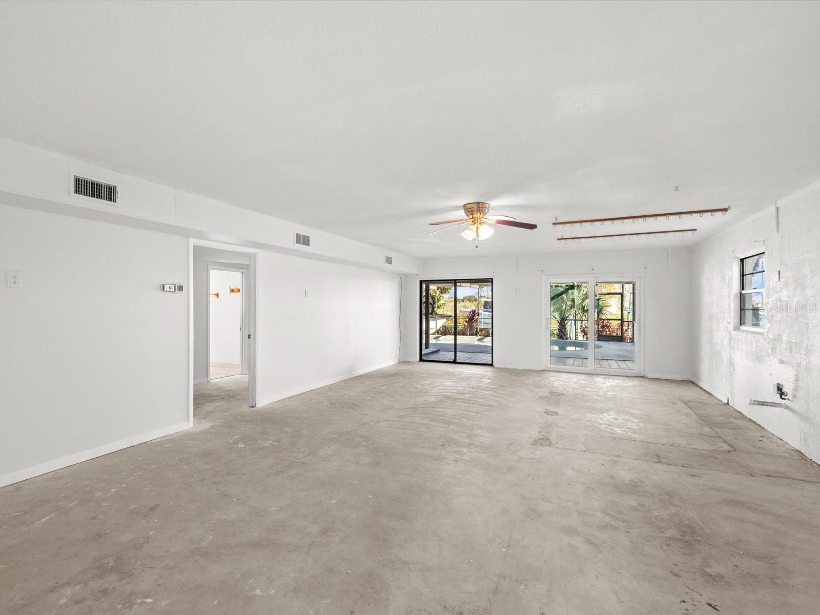 Image 43 of 93 For 5956 Seaside Drive