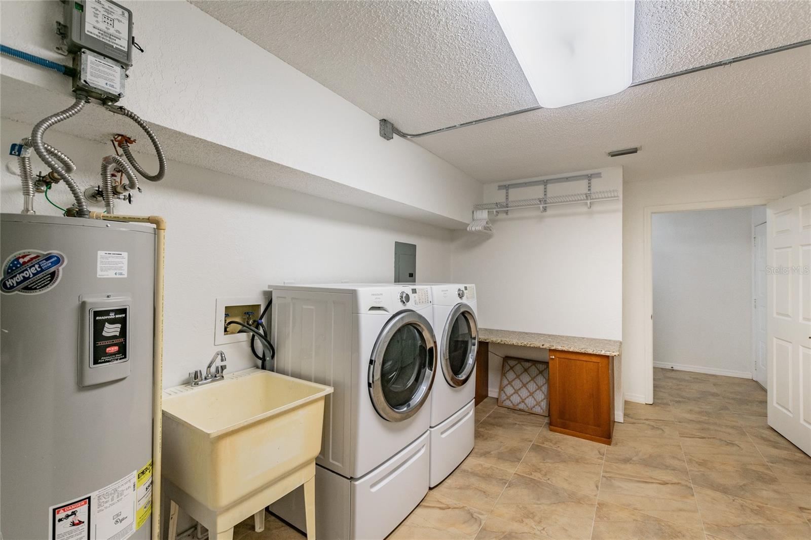 Image 14 of 21 For 6435 92nd Place 904