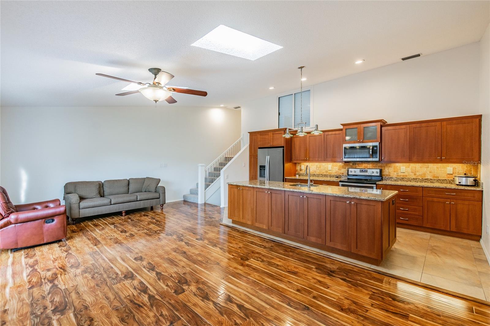 Image 7 of 21 For 6435 92nd Place 904