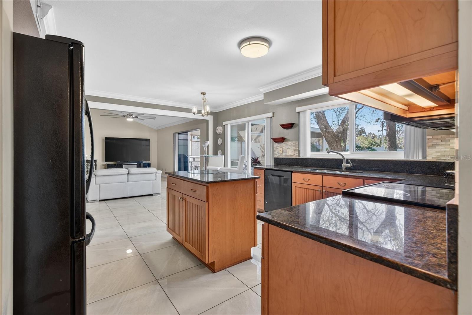 Listing photo id 15 for 88 Harbor Oaks Circle