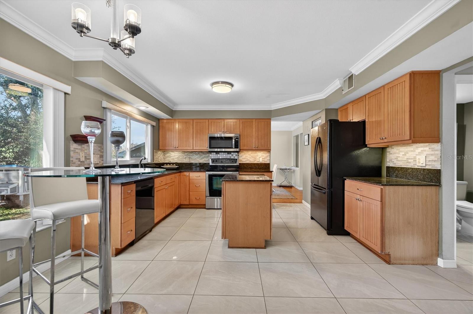 Listing photo id 17 for 88 Harbor Oaks Circle