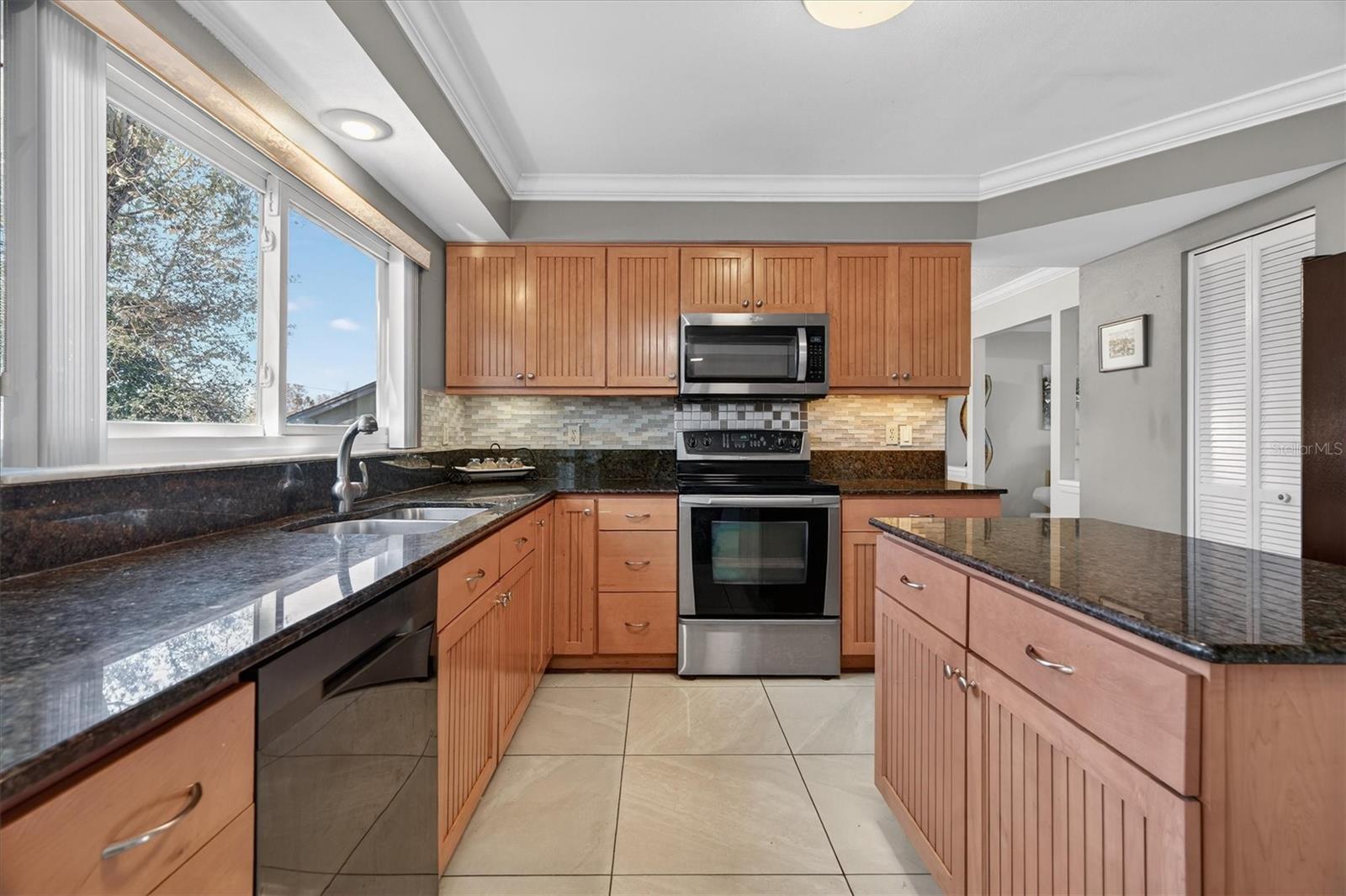 Listing photo id 18 for 88 Harbor Oaks Circle