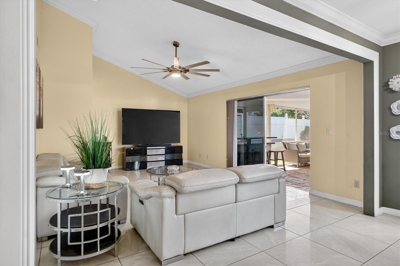 Listing photo id 24 for 88 Harbor Oaks Circle